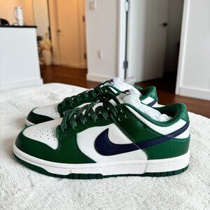 Nike Dunk Low Basketball Shoe (Women's Size 9)